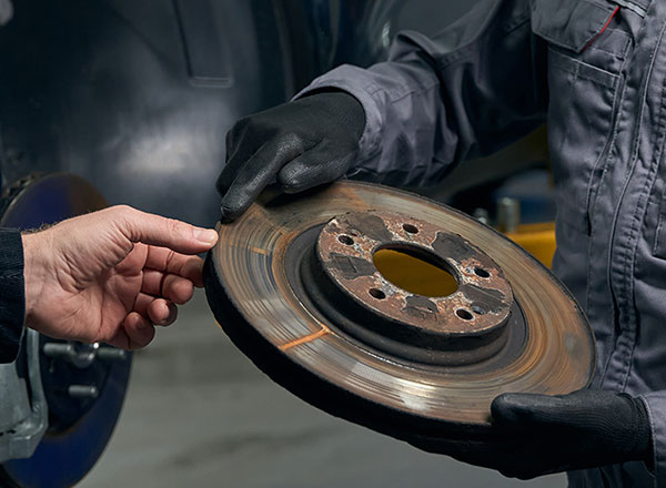 car-disc-skimming-e-car